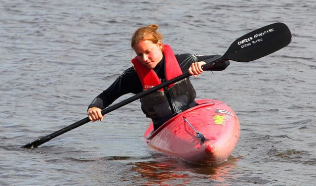  Aprenderás a manejar con su remo 